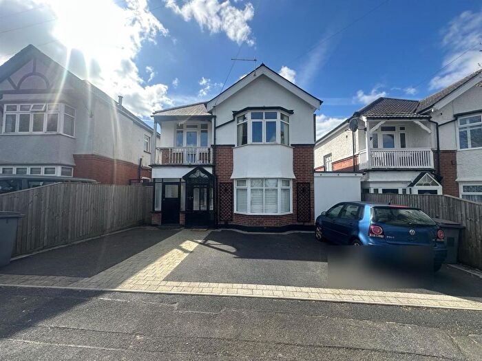 2 Bedroom Flat To Rent In Fitzharris Avenue, Bournemouth, BH9