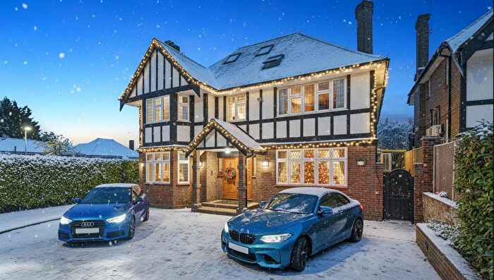 5 Bedroom Detached House For Sale In Stanmore Hill, Stanmore, HA7