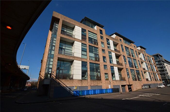 3 Bedroom Flat To Rent In Carnoustie Street, Tradeston, Glasgow, G5