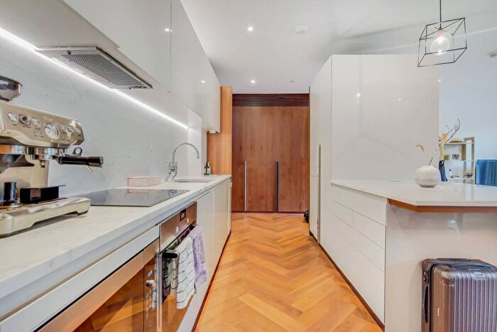 2 Bedroom Flat For Sale In Capital Building, Embassy Gardens, Nine Elms, London, SW11