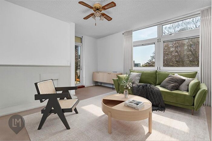 3 Bedroom Flat For Sale In Windlesham Grove, London, SW19