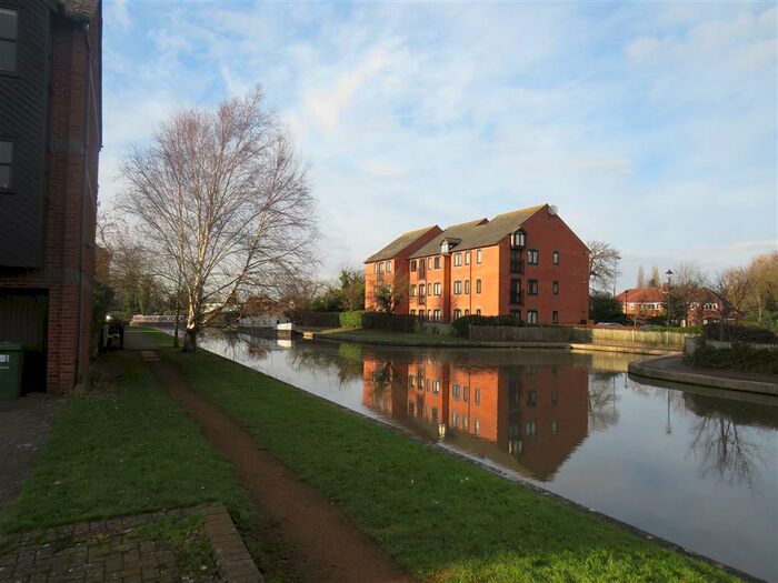 3 Bedroom House To Rent In Aragon Drive, Warwick, CV34