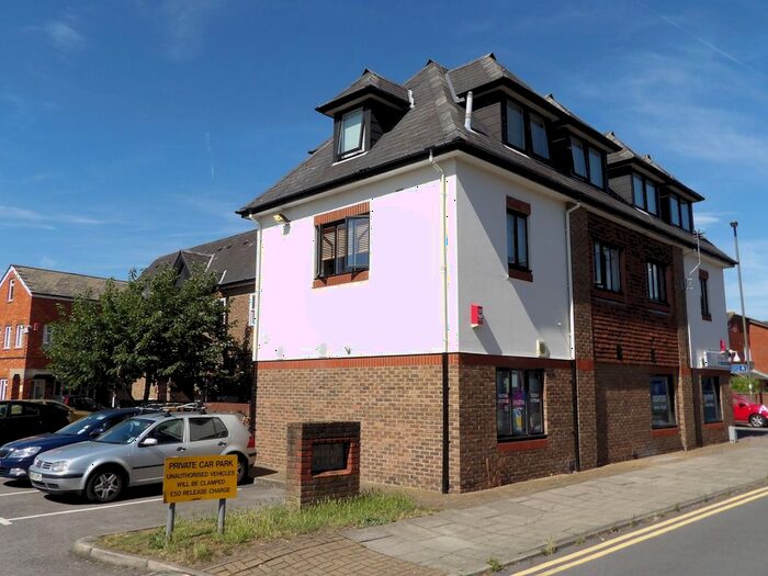 1 Bedroom Flat To Rent In Station Road, Egham, Surrey, TW20