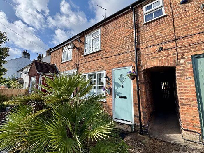 2 Bedroom Terraced House For Sale In Wooburn Green - Gorgeous Cottage, HP10
