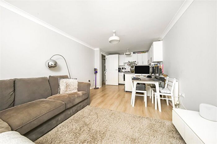 2 Bedroom Flat To Rent In Cherry Tree House, Twickenham, TW2