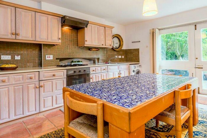 1 Bedroom Flat To Rent In Gloucester Crescent, Regents Park, NW1