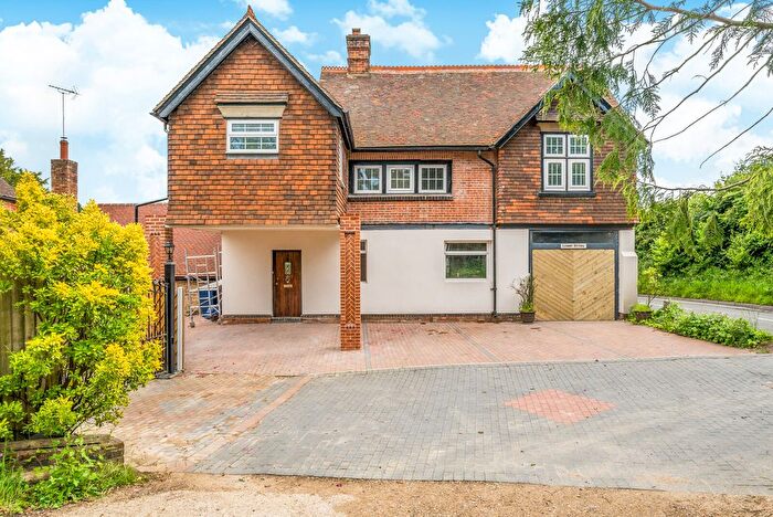 4 Bedroom Detached House For Sale In Grayswood Road, Haslemere, GU27