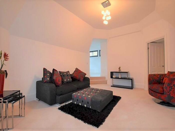 2 Bedroom Flat To Rent In Rosebank Hall, Larke Rise, Didsbury, M20