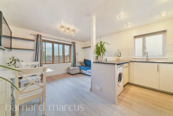 1 Bedroom Flat To Rent In Redgrave Close, Croydon, CR0