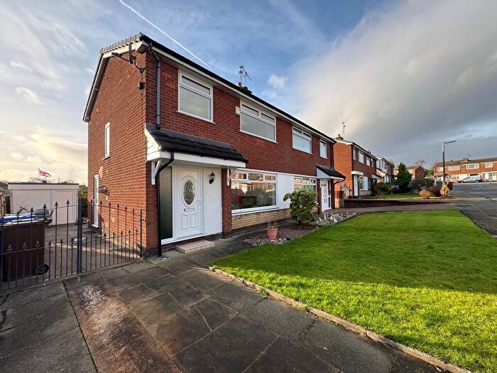 3 Bedroom Semi-Detached House To Rent In Kensington Drive, Bury, BL8