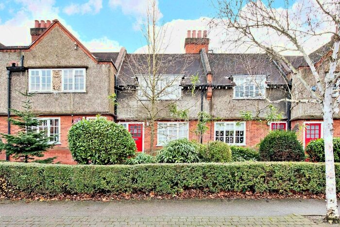 2 Bedroom Flat To Rent In Dekker Road, Dulwich, London, SE21