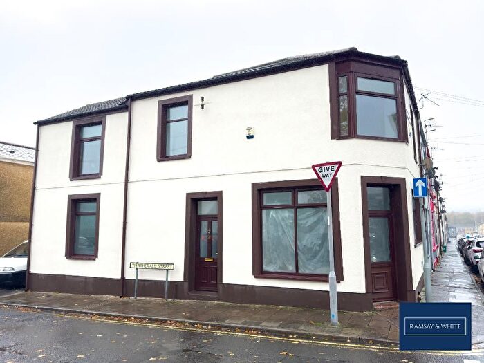 4 Bedroom End Terrace House To Rent In Seymour Street, Aberdare, CF44