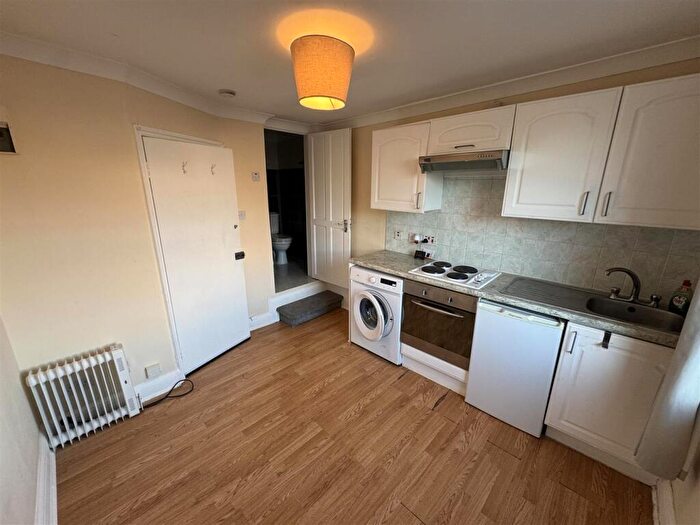 Studio To Rent In Whittington Road, Wood Green, N22