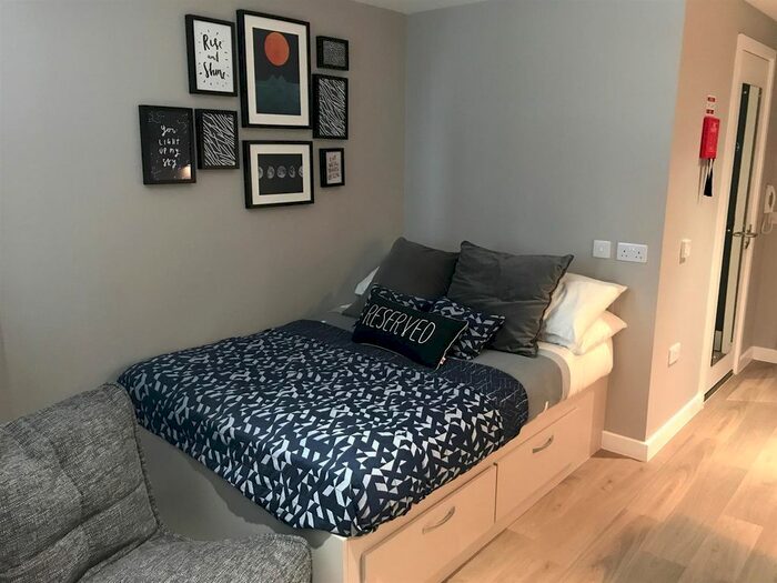 Studio To Rent In All Saints Business Centre, Newcastle Upon Tyne, NE1