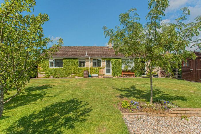 3 Bedroom Detached House For Sale In Pembroke Green, Lea, Malmesbury, SN16