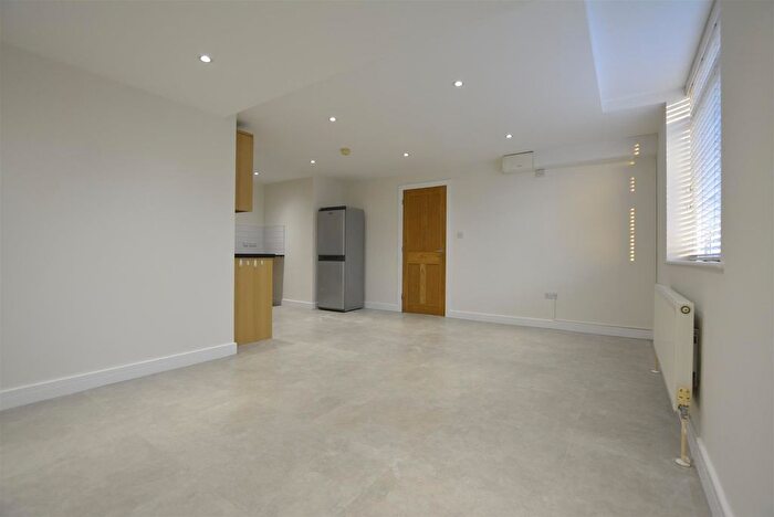 2 Bedroom Flat To Rent In Woodland Avenue, Hutton, CM13