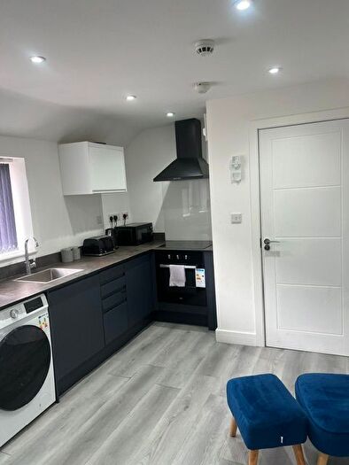 1 Bedroom Flat To Rent In Corporation Road, Cardiff, CF11