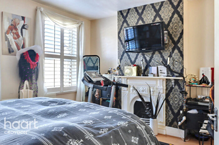 5 Bedroom Terraced House For Sale In Broadway Avenue, Croydon, CR0