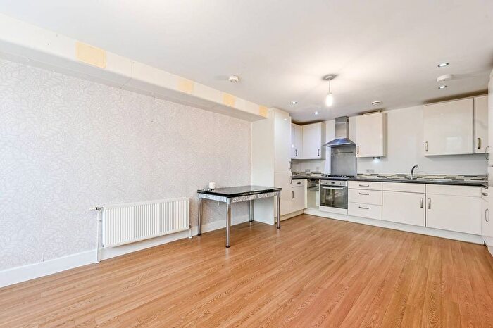 2 Bedroom Flat To Rent In Chargeable Lane, Plaistow, London, E13