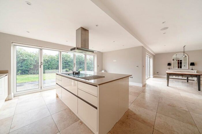 5 Bedroom Detached House For Sale In Dorneywood Close, Burnham, SL1