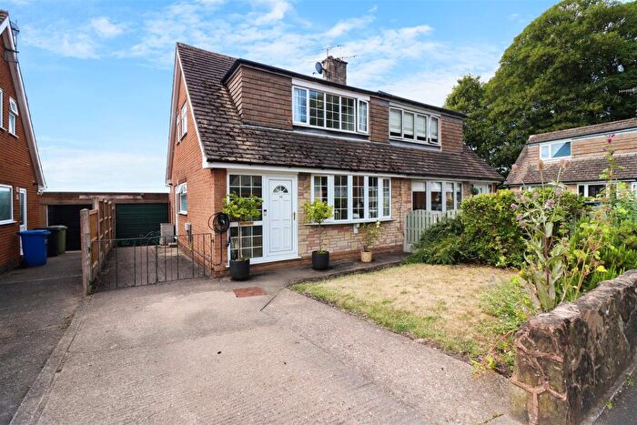 3 Bedroom Semi-Detached House For Sale In Highview Close, Hady, Chesterfield, S41