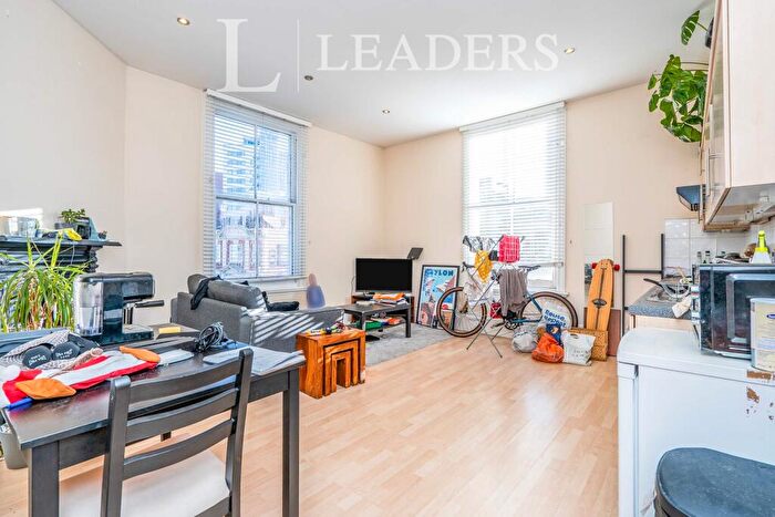 1 Bedroom Flat To Rent In Royal Crescent Rd, Southampton, SO14
