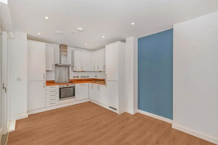 2 Bedroom Flat To Rent In Bessemer Place, Greenwich, SE10