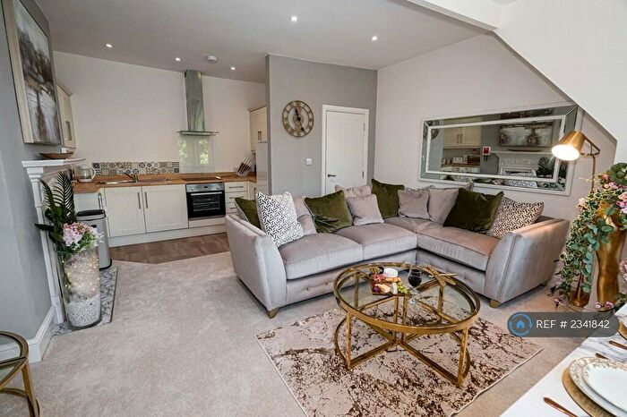 2 Bedroom Flat To Rent In Approach Road, Poole, BH14