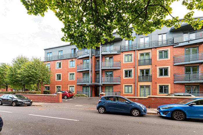 2 Bedroom Flat For Sale In Manor Road, Birmingham, B16