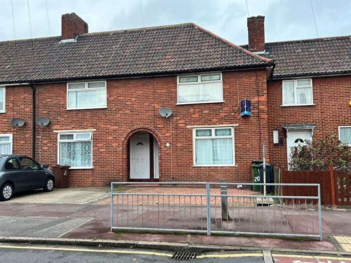 2 Bedroom Property To Rent In Stamford Road, Dagenham, RM9