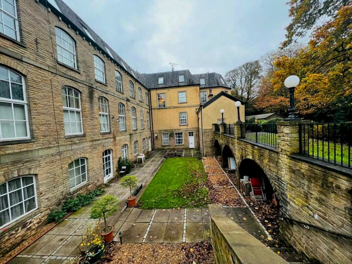 1 Bedroom Apartment To Rent In Ashgrove House, Elland Road, HX5