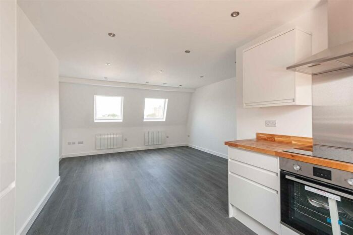 2 Bedroom Flat For Sale In Berrymead Gardens, London, W3