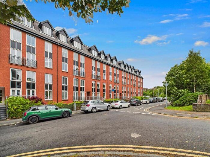 2 Bedroom Flat To Rent In U/ Bed With Roof Terrace & Parking @ Randolph Gt, F2