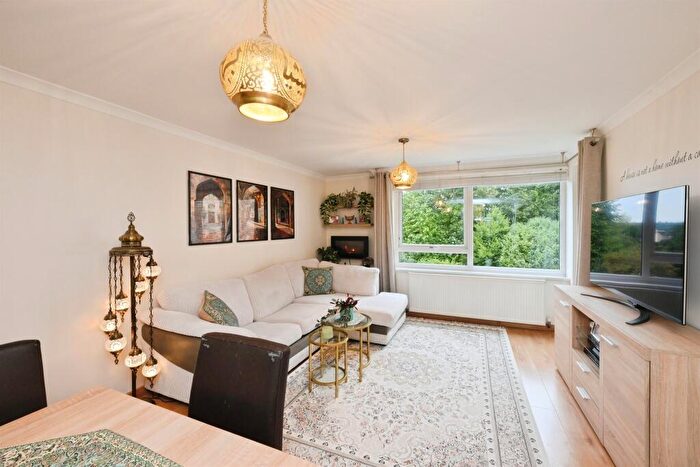 2 Bedroom Apartment For Sale In Hoe Lane, Ware, SG12