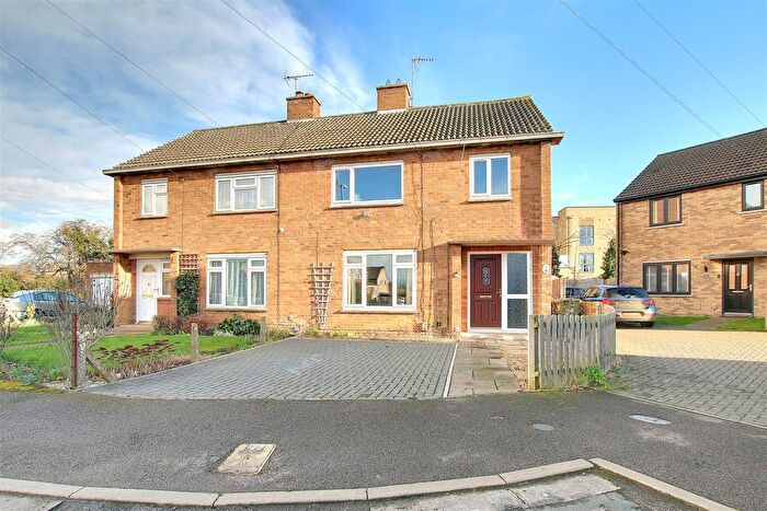 3 Bedroom Semi Detached House For Sale In Pettit Road, Godmanchester, Huntingdon, PE29