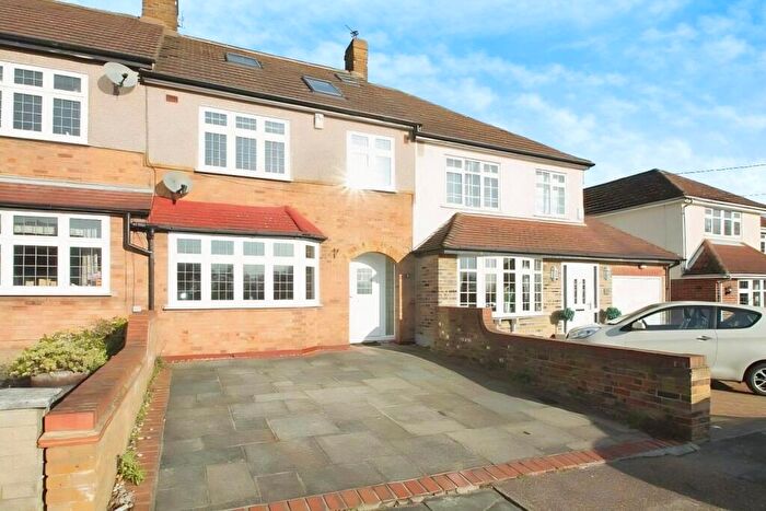 4 Bedroom Terraced House To Rent In Prospect Road, Hornchurch, Essex, RM11