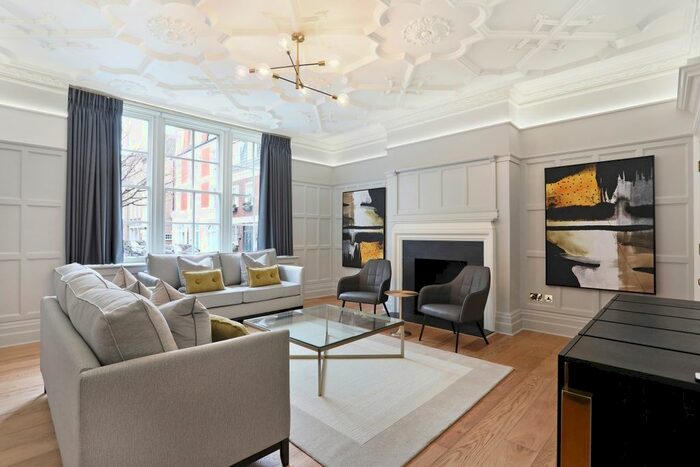 2 Bedroom Flat To Rent In Park Street, London, W1K