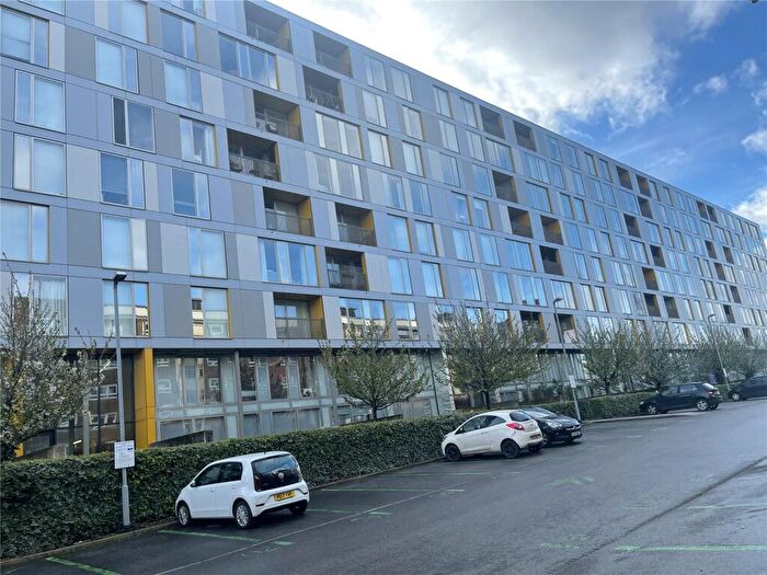 1 Bedroom Apartment To Rent In Saxton, The Avenue, Leeds, LS9