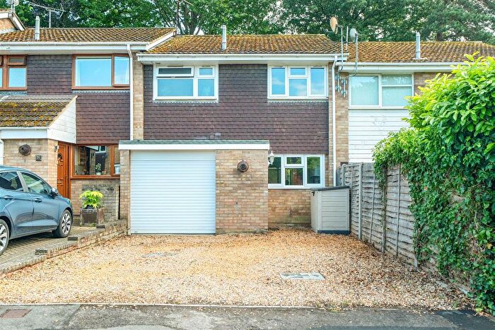 3 Bedroom Terraced House For Sale In Jerrymoor Hill Finchampstead, Berkshire, RG40
