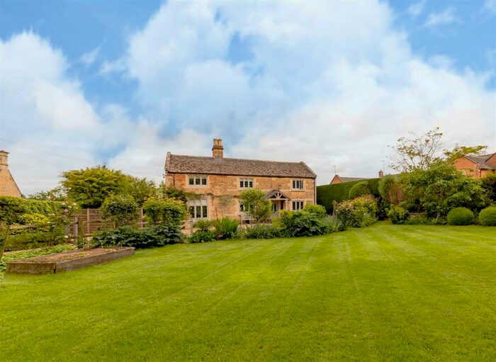 4 Bedroom Detached House For Sale In Dairy Lane, Manton, Rutland, LE15