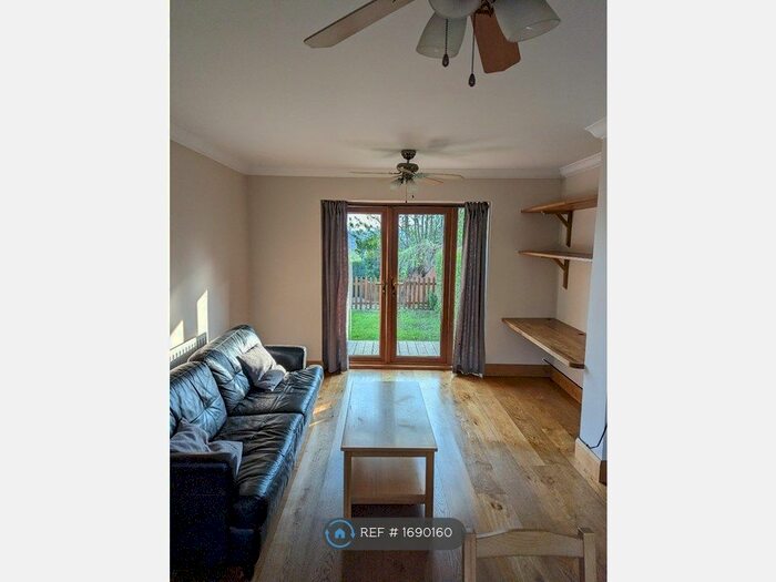 2 Bedroom Semi-Detached House To Rent In Eden Crescent, Leeds, LS4