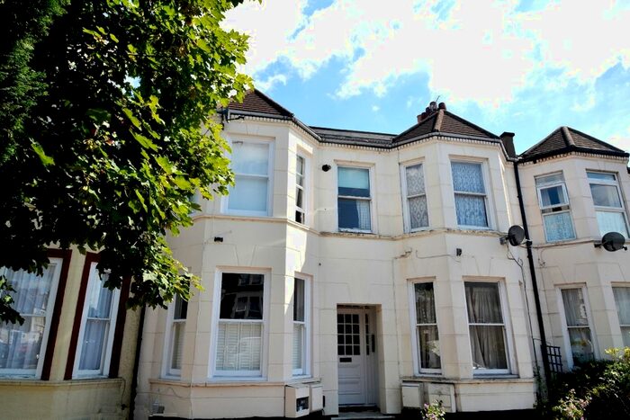 Studio To Rent In Hither Green Lane, London, SE13