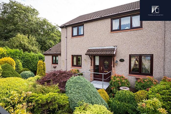 3 Bedroom Semi-Detached House For Sale In Moss Road, Waterside, G66