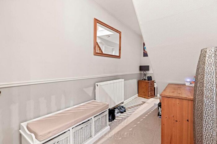 3 Bedroom End Of Terrace House For Sale In Seaford Road, Crawley, RH11
