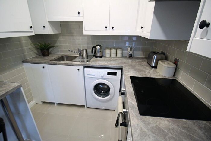 2 Bedroom Flat To Rent In Flat, Clarendon Place, LS2