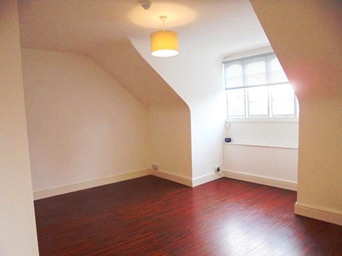 2 Bedroom Flat To Rent In Sylvan Avenue, Woodhall Spa, LN10