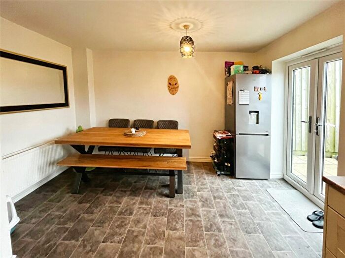 3 Bedroom Semi-Detached House For Sale In Weavers Close, Bulkington, Bedworth, Warwickshire, CV12