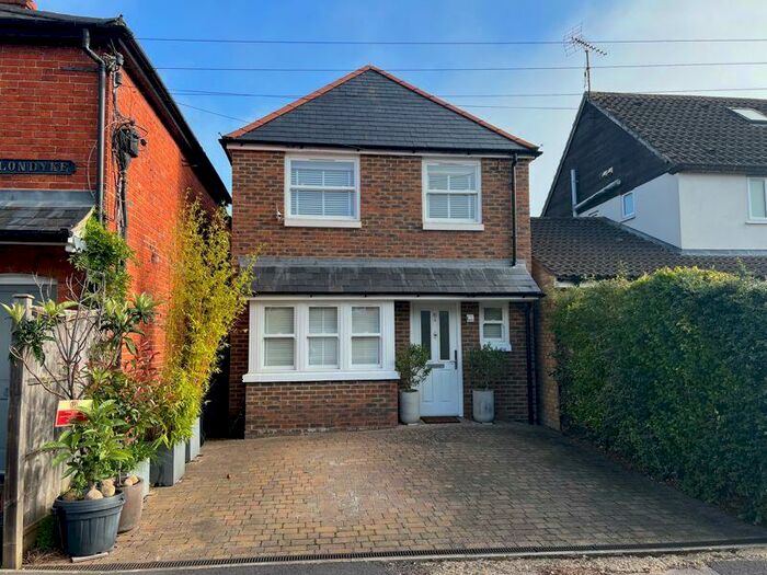 2 Bedroom Detached House To Rent In Central Marlow, SL7