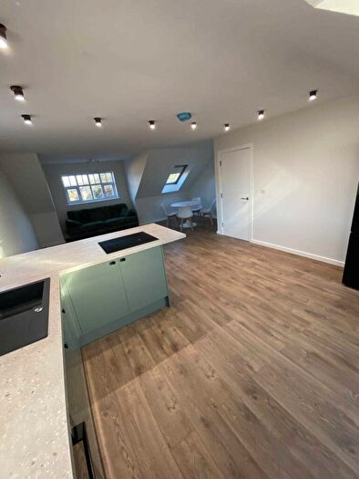 2 Bedroom Flat To Rent In Derby Road, Fallowfield, M14