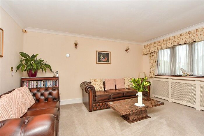 4 Bedroom Detached House For Sale In Seaside Avenue, Minster-On-Sea, Sheerness, Kent, ME12